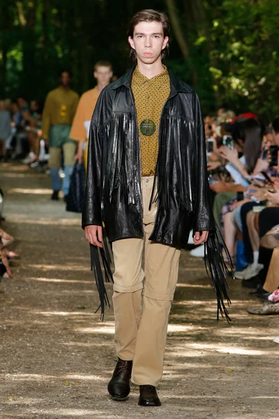Look 2